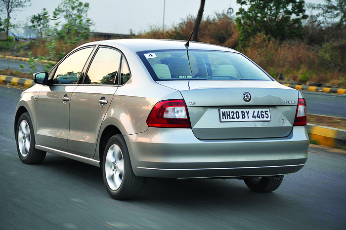Skoda Rapid vs Nissan Sunny - Image 2